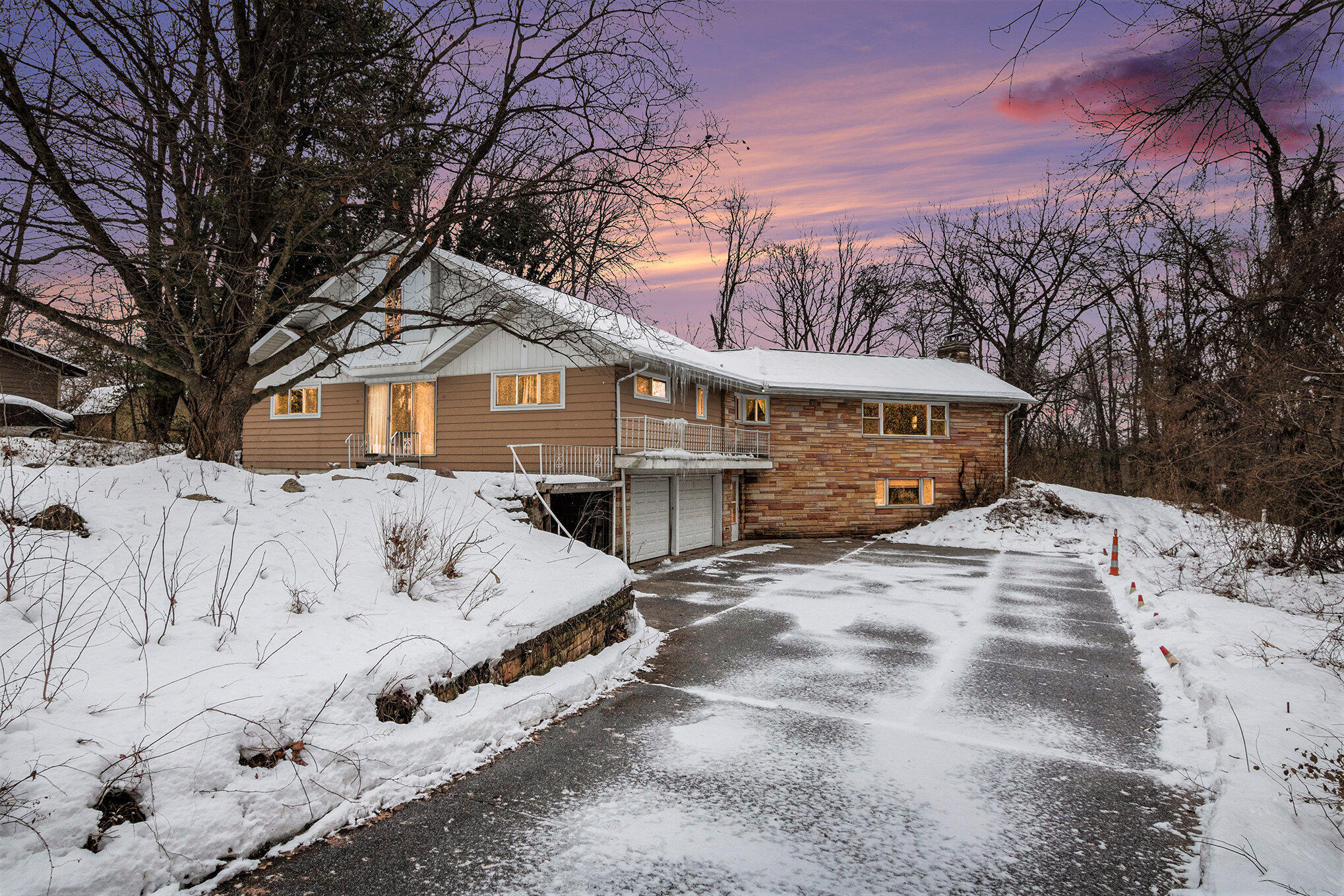 209 North Philip Road Niles, MI 49120 - Photo 1 of 21 001_img_5115twilight_961