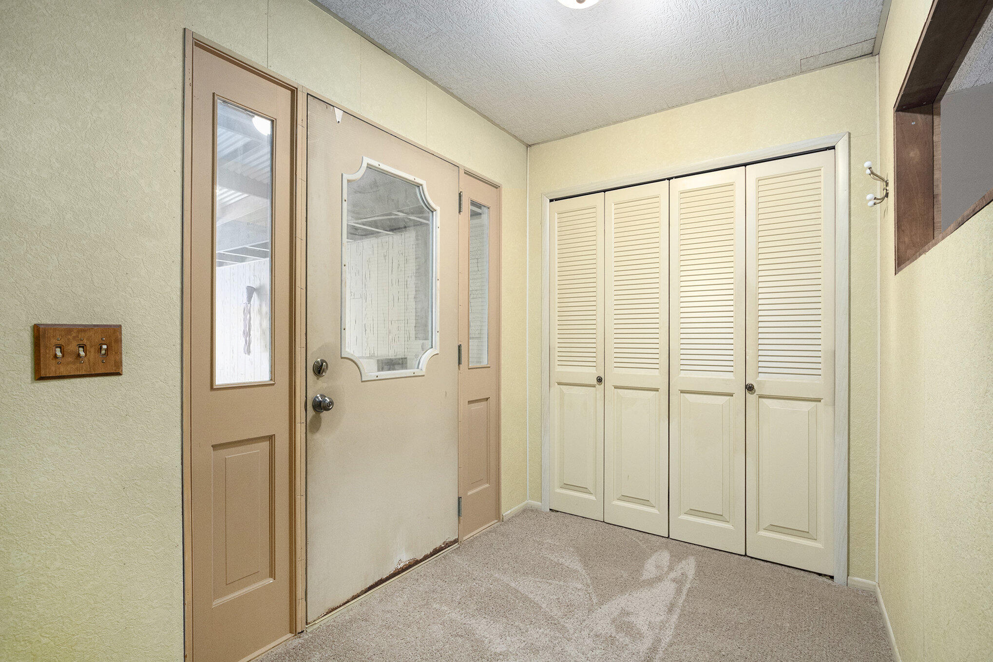 209 North Philip Road Niles, MI 49120 - Photo 3 of 21 004_img_5298_855
