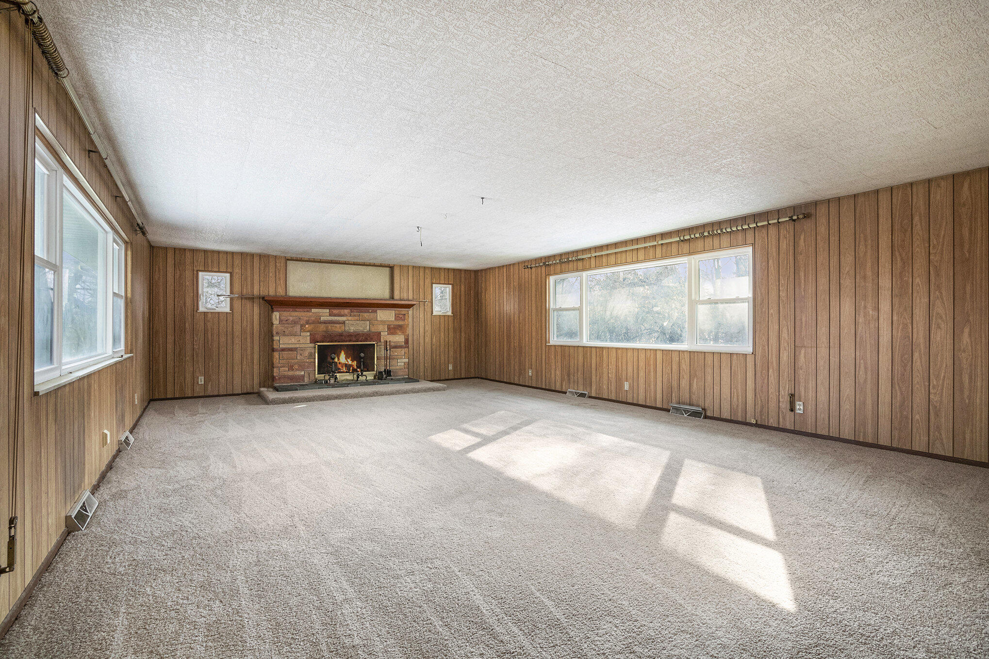 209 North Philip Road Niles, MI 49120 - Photo 4 of 21 005_img_5292_867