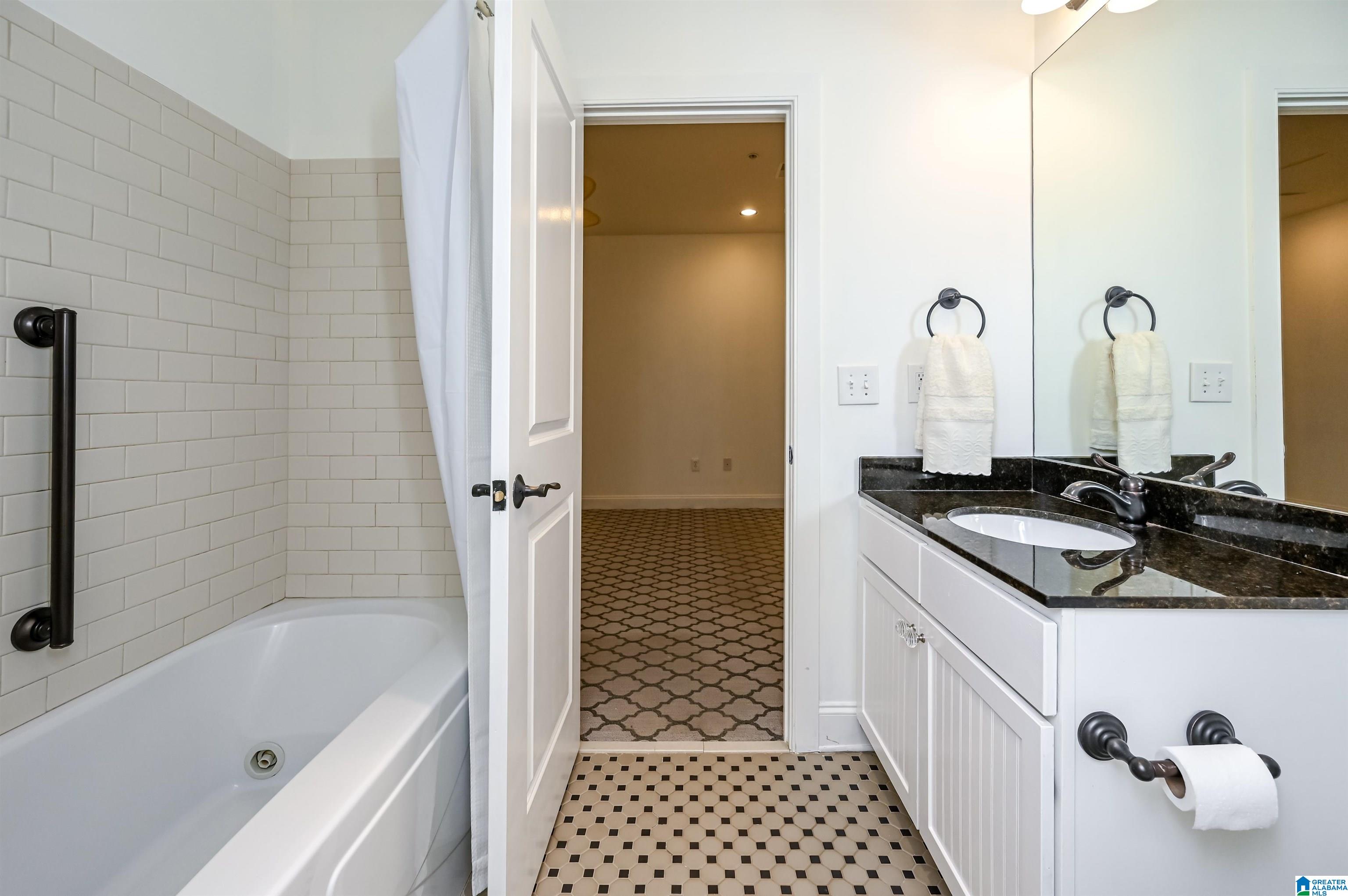 2042 Lancaster Road, Unit 119 Birmingham, AL 35209 - Photo 28 of 33