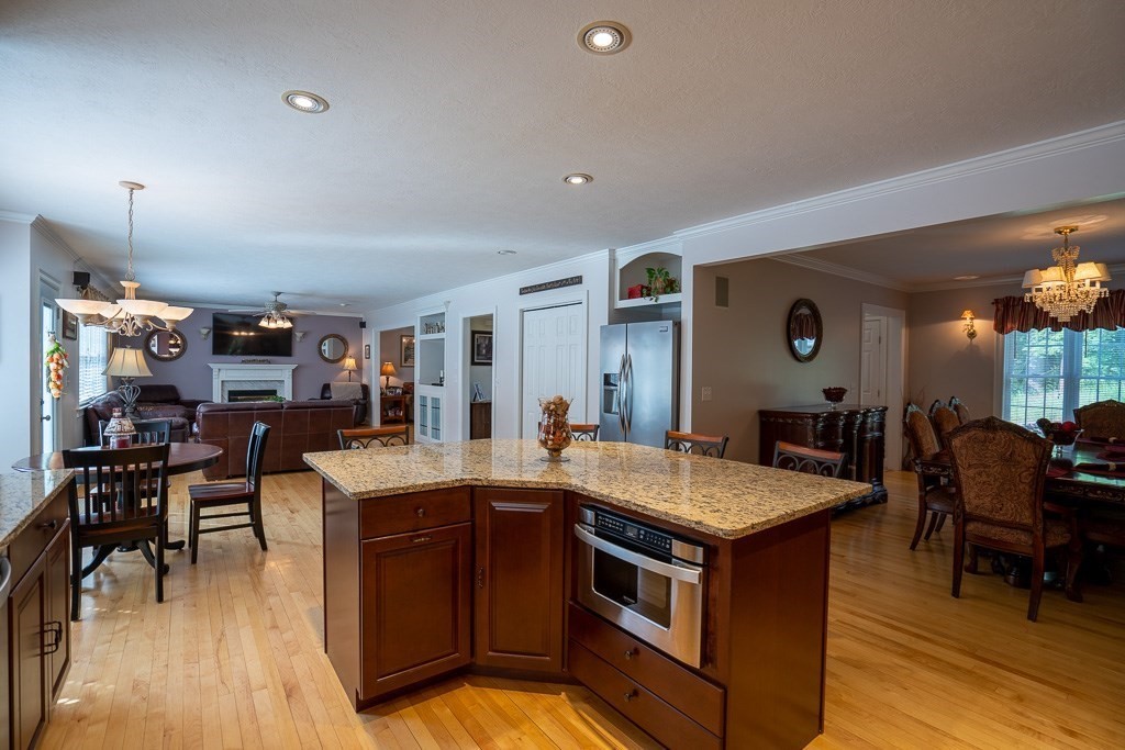 229 Bear Hole Road West Springfield, MA 01089 - Photo 15 of 42