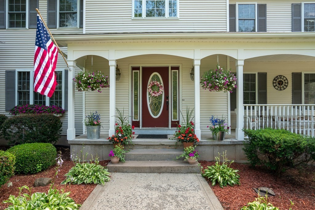 229 Bear Hole Road West Springfield, MA 01089 - Photo 4 of 42