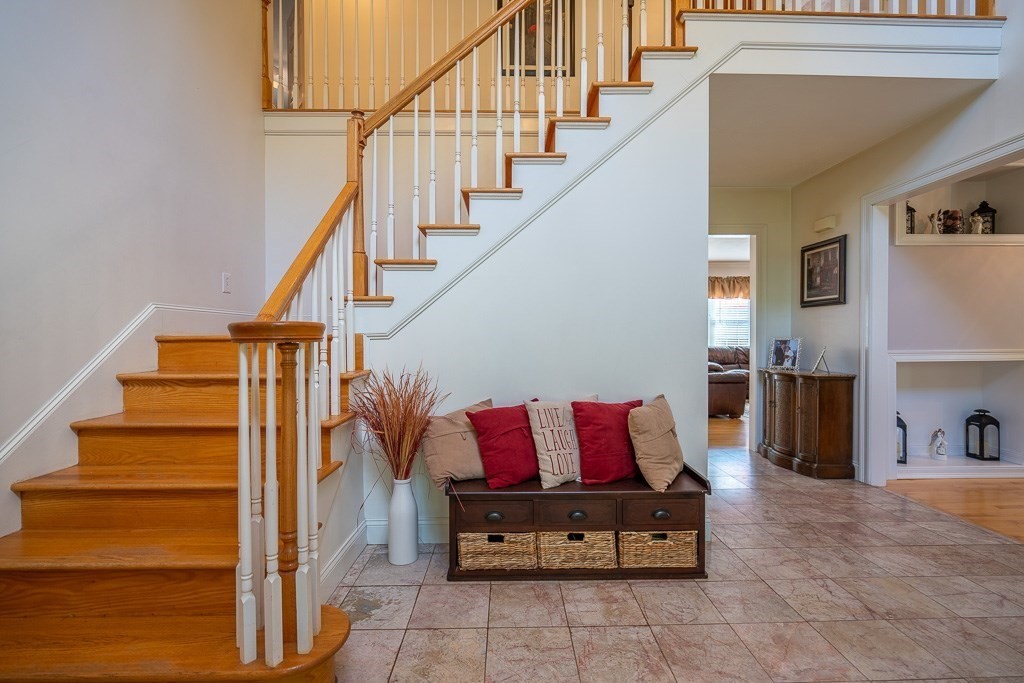 229 Bear Hole Road West Springfield, MA 01089 - Photo 5 of 42