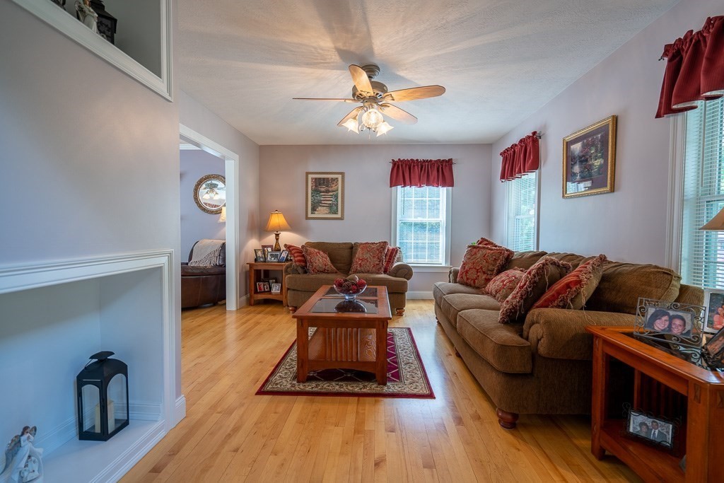 229 Bear Hole Road West Springfield, MA 01089 - Photo 7 of 42
