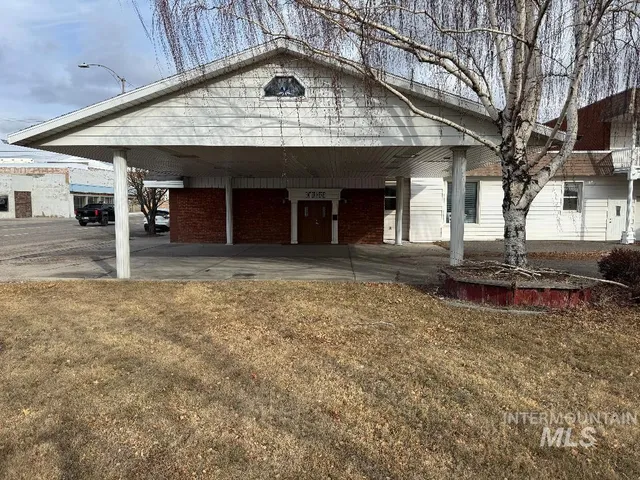 $690,000 | 221 West Main Street, Burley, ID 83318
