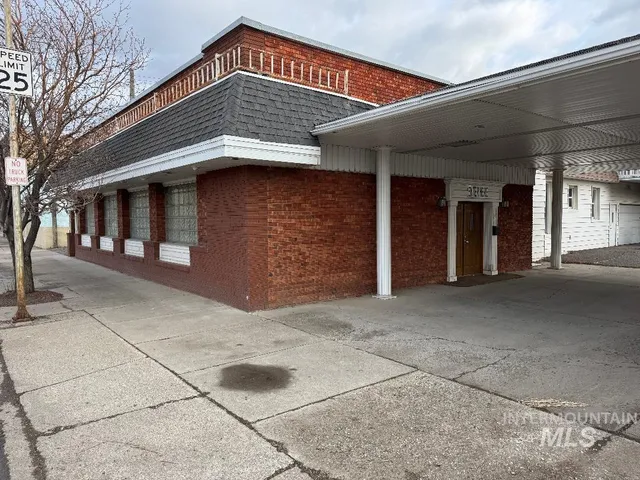 $690,000 | 221 West Main Street, Burley, ID 83318