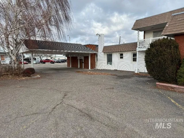$690,000 | 221 West Main Street, Burley, ID 83318