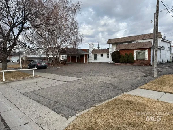 $690,000 | 221 West Main Street, Burley, ID 83318