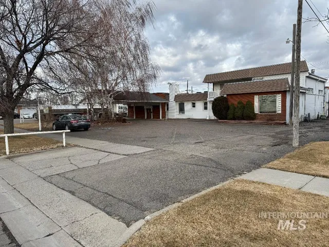 $690,000 | 221 West Main Street, Burley, ID 83318