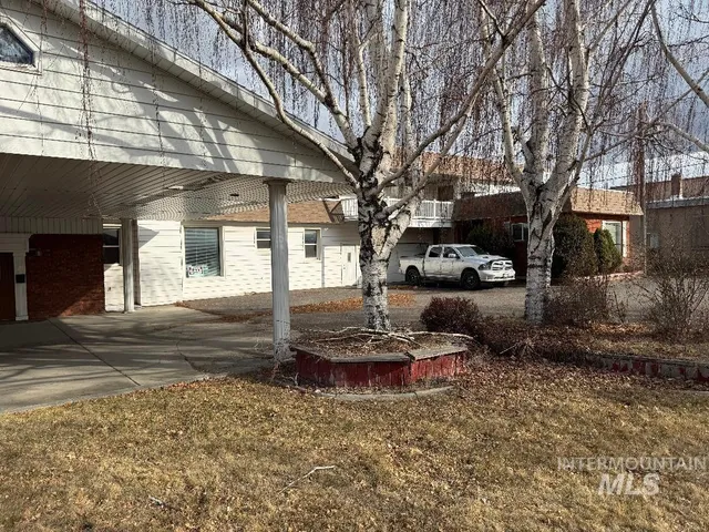 $690,000 | 221 West Main Street, Burley, ID 83318