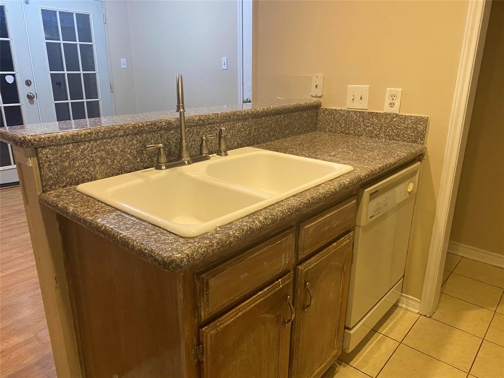 3035 Allister Street Dallas, TX 75229 - Photo 11 of 32