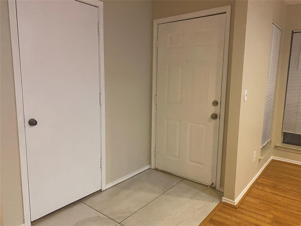 3035 Allister Street Dallas, TX 75229 - Photo 5 of 32 Tiled entry with coat closet