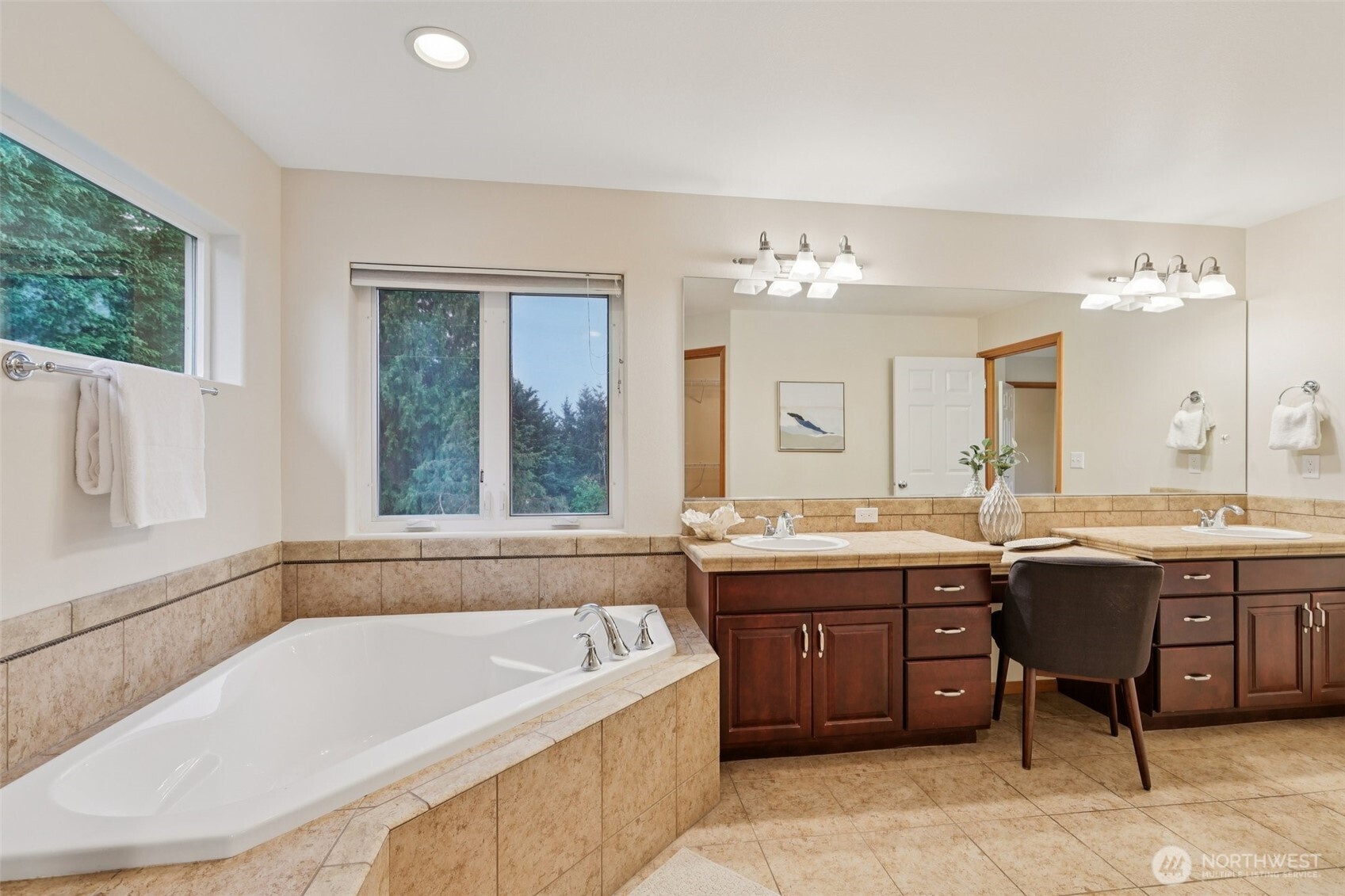 4707 Northeast 7th Place Renton, WA 98059 - Photo 17 of 40