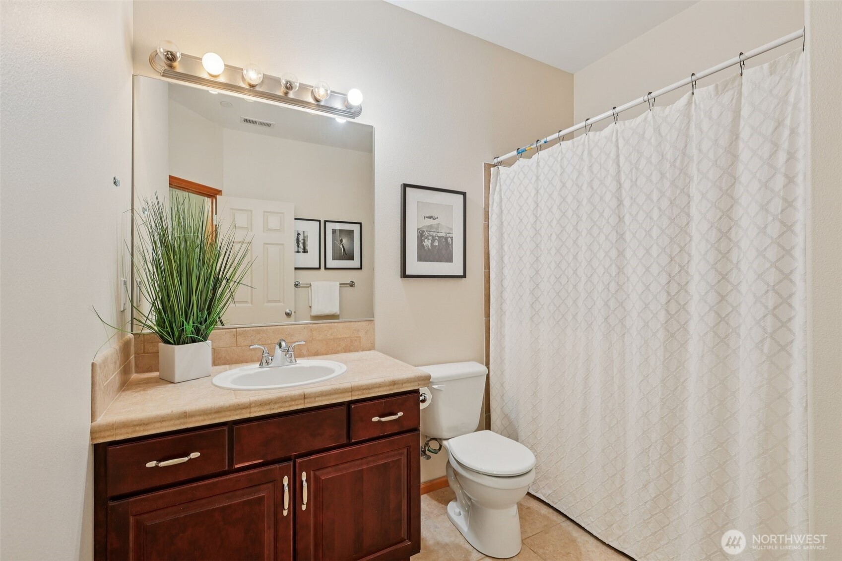 4707 Northeast 7th Place Renton, WA 98059 - Photo 34 of 40