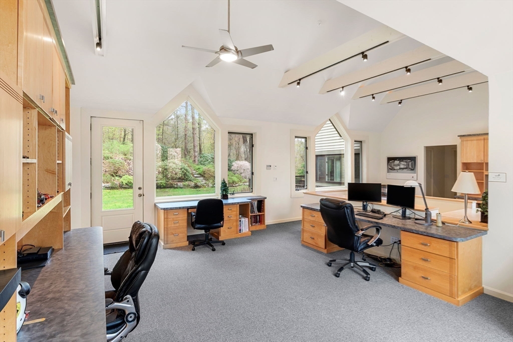 7 Northedge Road Hamilton, MA 01982 - Photo 17 of 42 a workspace with livingroom