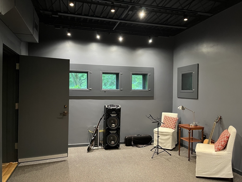 7 Northedge Road Hamilton, MA 01982 - Photo 7 of 42 a view of a room with gym equipment