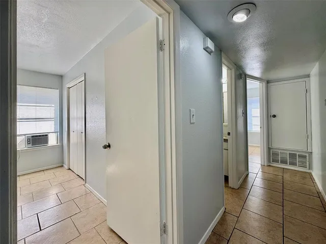 $1,395 | 2112 Tanglewood Street, Weatherford, TX 76085