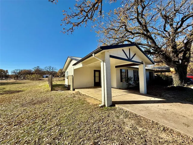 $1,395 | 2112 Tanglewood Street, Weatherford, TX 76085