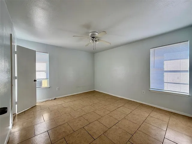 $1,395 | 2112 Tanglewood Street, Weatherford, TX 76085