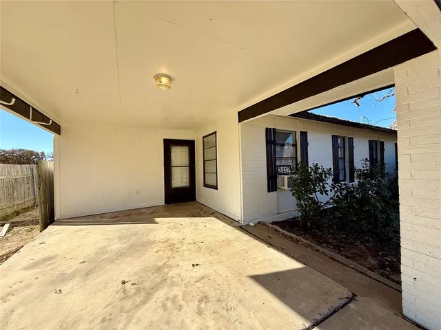 $1,395 | 2112 Tanglewood Street, Weatherford, TX 76085