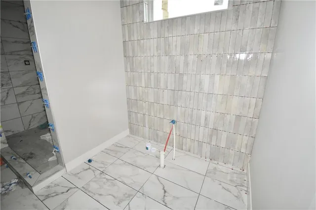 $844,450 | 8325 Northeast 76th Terrace, Kansas City, MO 64155