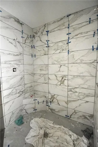 $844,450 | 8325 Northeast 76th Terrace, Kansas City, MO 64155