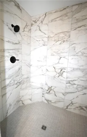 $844,450 | 8325 Northeast 76th Terrace, Kansas City, MO 64155
