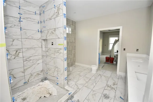 $844,450 | 8325 Northeast 76th Terrace, Kansas City, MO 64155