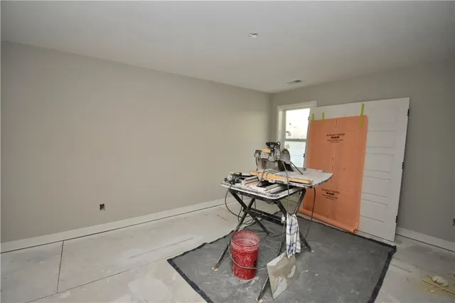 $844,450 | 8325 Northeast 76th Terrace, Kansas City, MO 64155