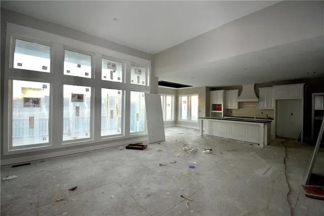 $844,450 | 8325 Northeast 76th Terrace, Kansas City, MO 64155