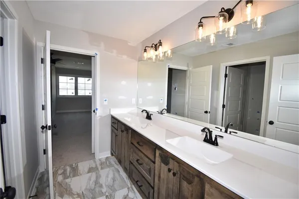 $844,450 | 8325 Northeast 76th Terrace, Kansas City, MO 64155