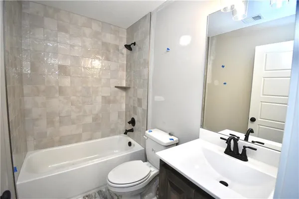 $844,450 | 8325 Northeast 76th Terrace, Kansas City, MO 64155