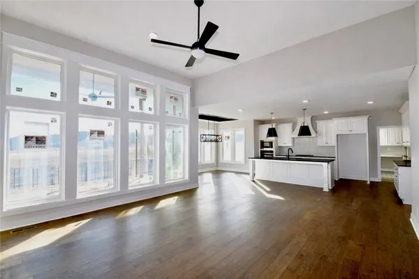 $844,450 | 8325 Northeast 76th Terrace, Kansas City, MO 64155