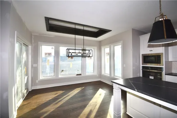 $844,450 | 8325 Northeast 76th Terrace, Kansas City, MO 64155