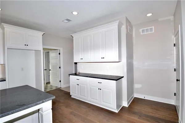 $844,450 | 8325 Northeast 76th Terrace, Kansas City, MO 64155