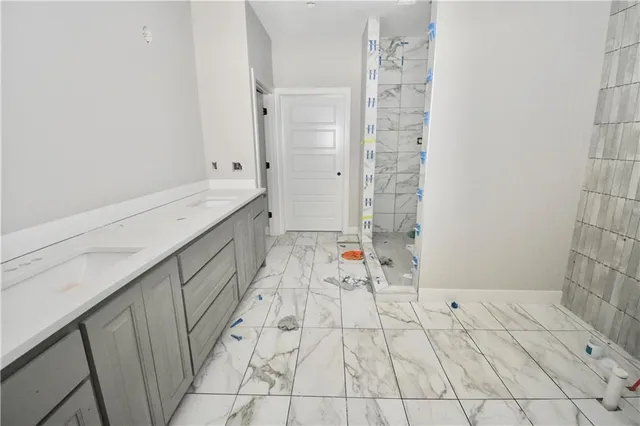 $844,450 | 8325 Northeast 76th Terrace, Kansas City, MO 64155