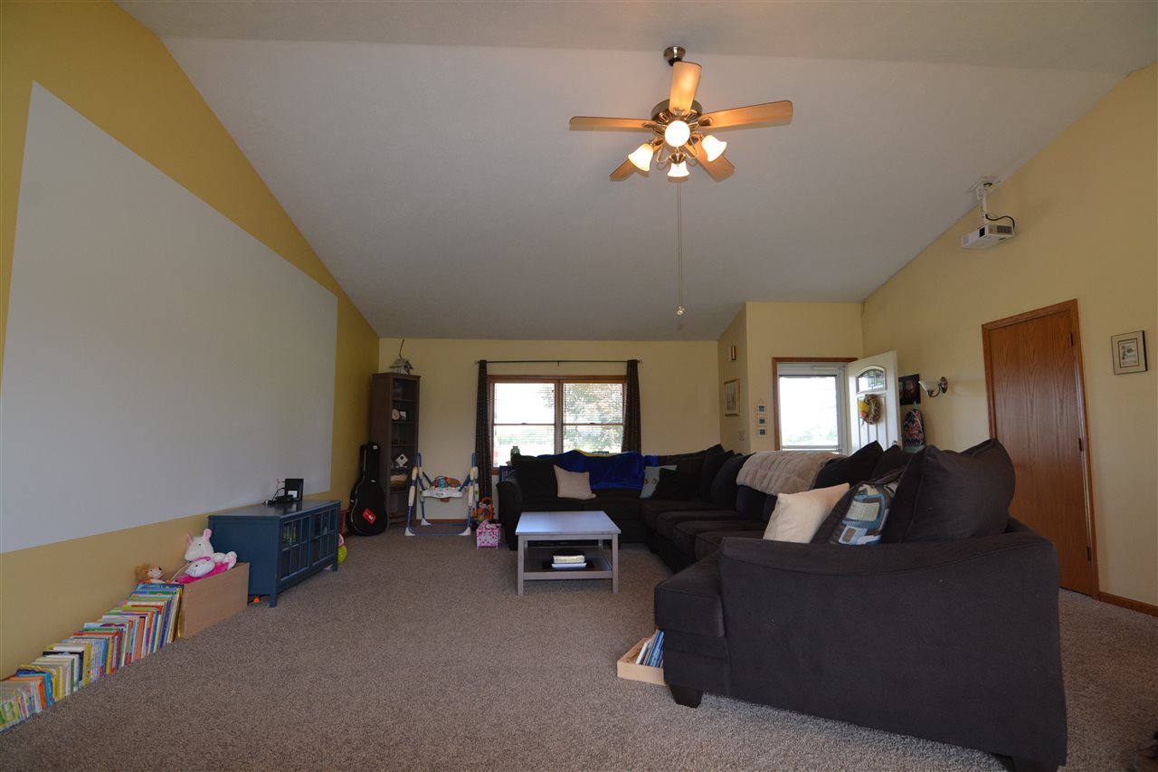 3175 South County Farm Road Warsaw, IN 46580 - Photo 13 of 36