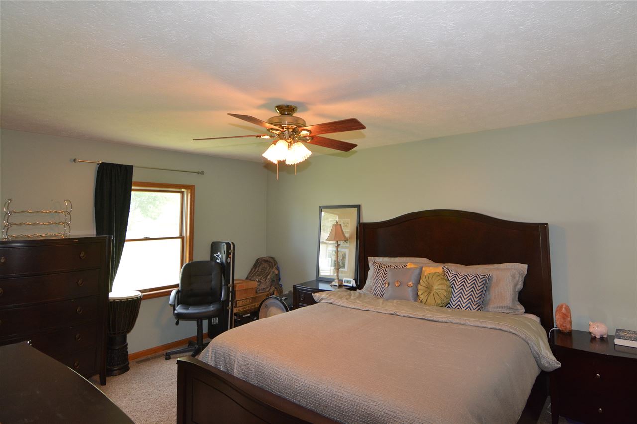 3175 South County Farm Road Warsaw, IN 46580 - Photo 15 of 36