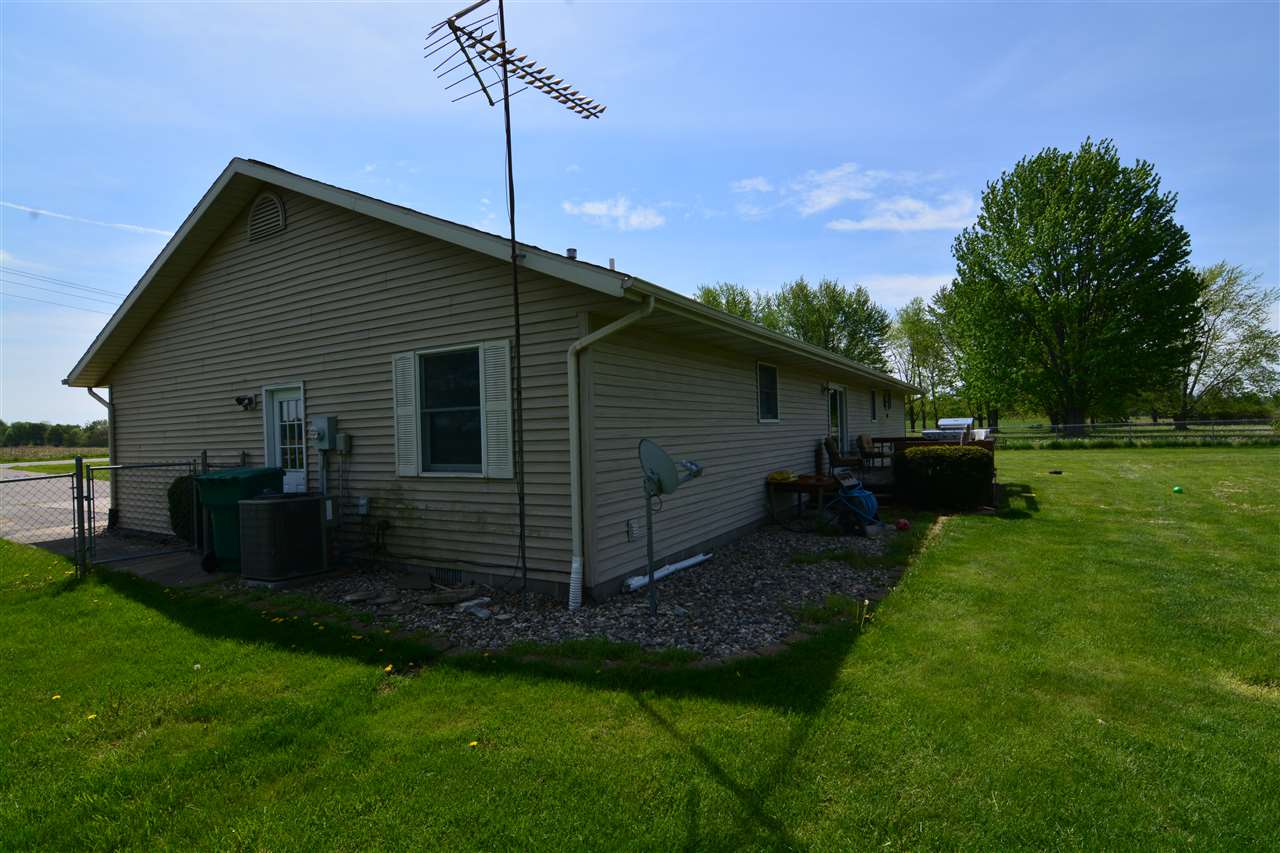 3175 South County Farm Road Warsaw, IN 46580 - Photo 29 of 36