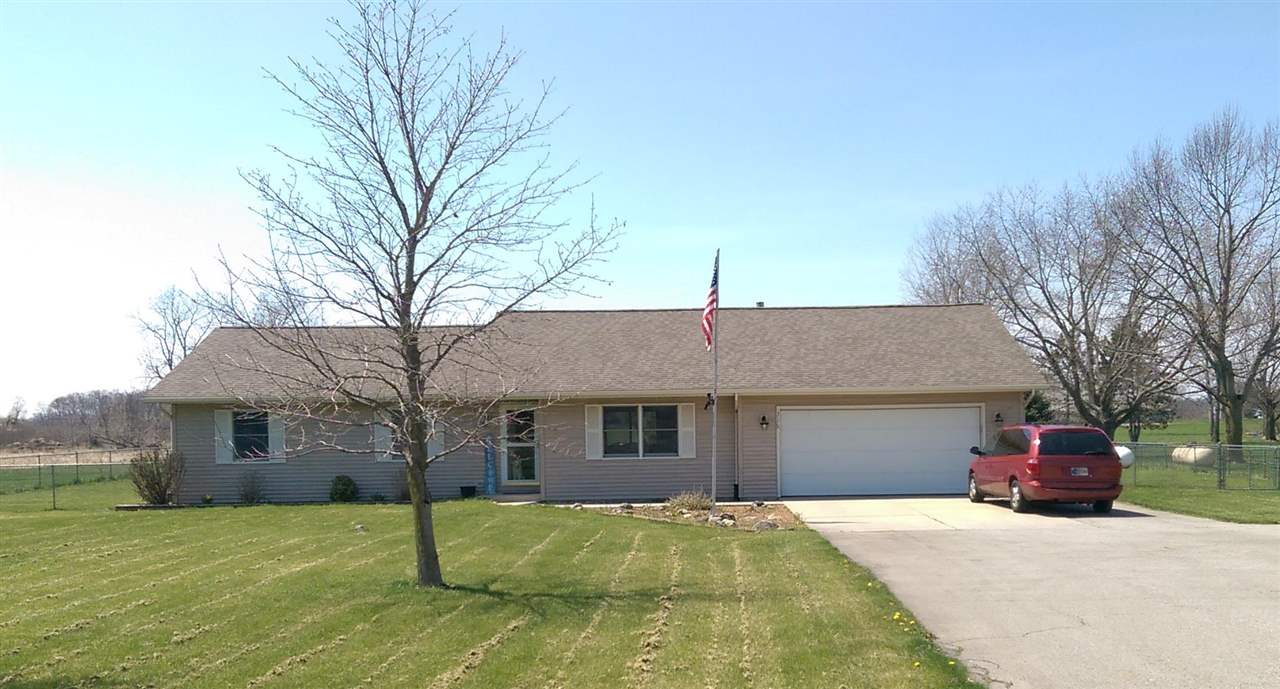 3175 South County Farm Road Warsaw, IN 46580 - Photo 4 of 36