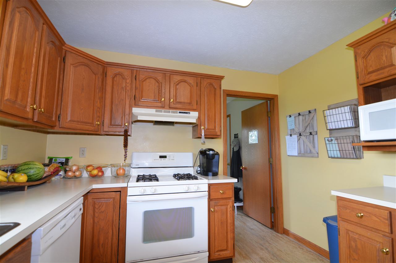 3175 South County Farm Road Warsaw, IN 46580 - Photo 10 of 36