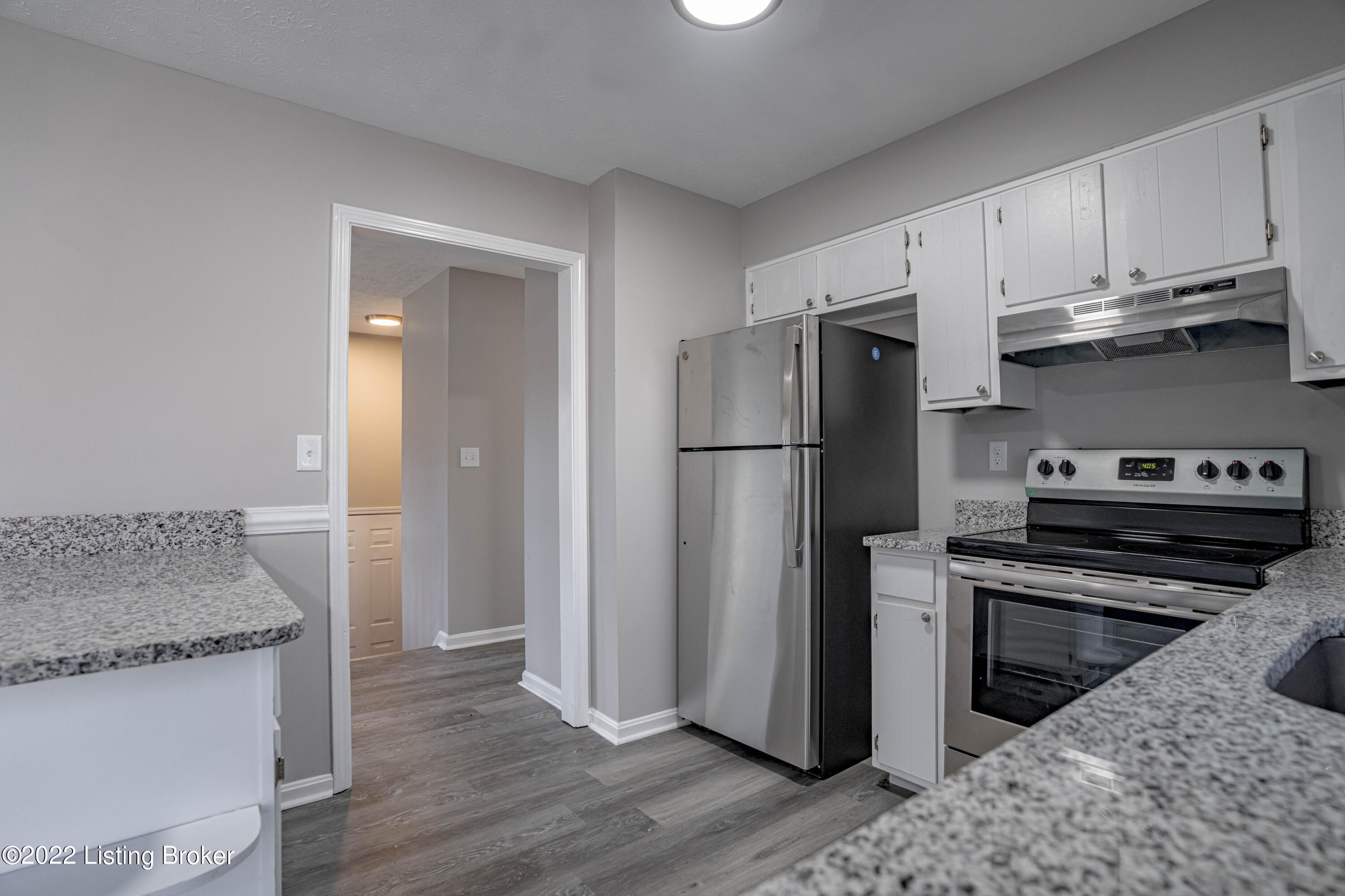 272 Topfield Road Louisville, KY 40229 - Photo 8 of 52 DSC01363