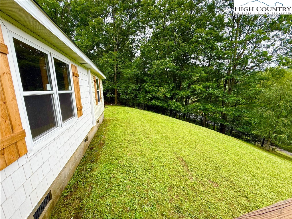 1074 Howard Colvard Road Crumpler, NC 28617 - Photo 17 of 20 Gallery Image 17