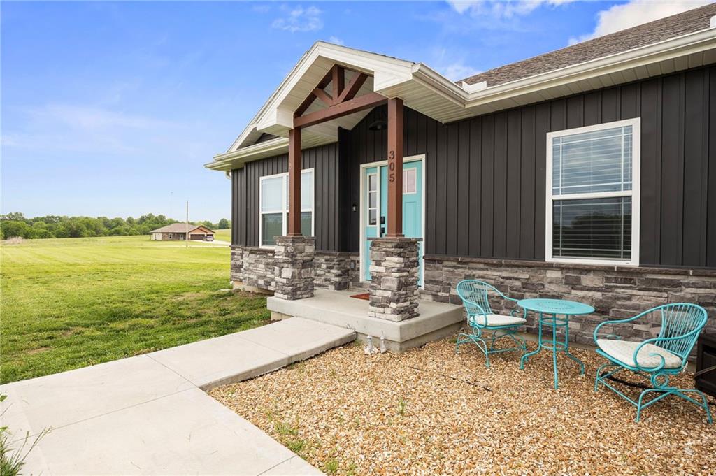 305 Southwest 11th Road Warrensburg, MO 64093 - Photo 2 of 64 Gallery Image 2