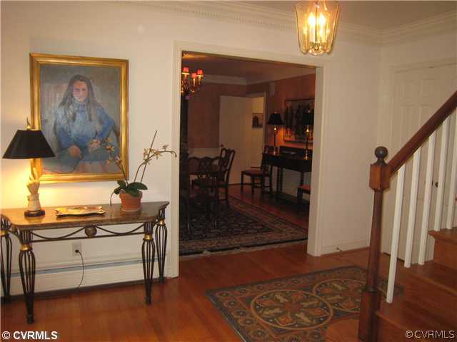 308 Westoe Road Henrico, VA 23229 - Photo 2 of 16 Foyer