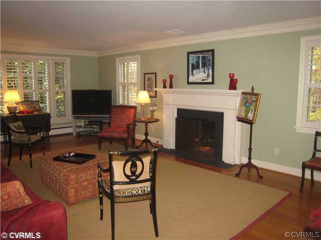 308 Westoe Road Henrico, VA 23229 - Photo 3 of 16 Living Room