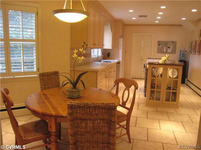 308 Westoe Road Henrico, VA 23229 - Photo 8 of 16 Kitchen