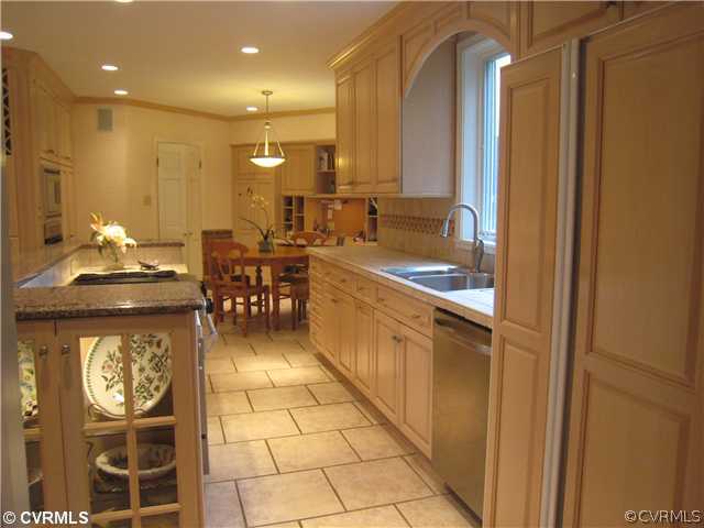308 Westoe Road Henrico, VA 23229 - Photo 9 of 16 Kitchen