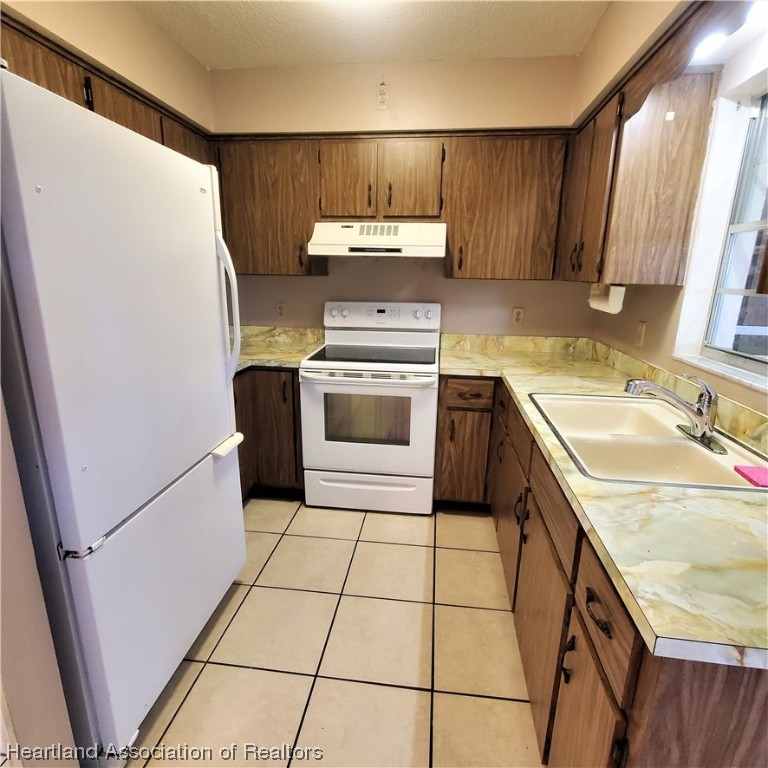 4822 Desoto Road Sebring, FL 33870 - Photo 4 of 30 Gallery Image 4