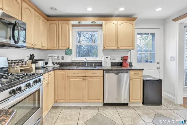 $325,000 | 40 Carriage Path North, Unit 40, Milford, CT 06460